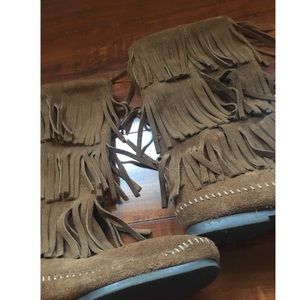 Brown Mocassin Boots with Tiered Tassels